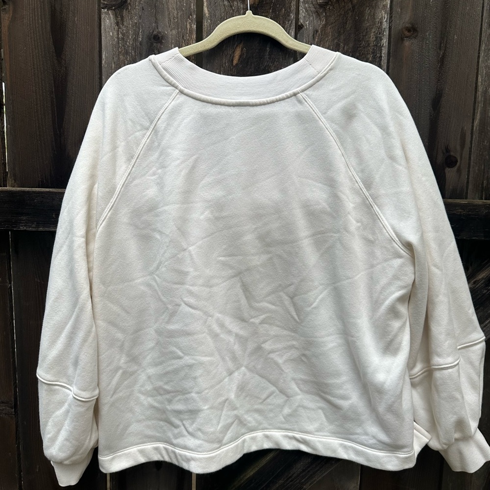 Women’s Old Navy Sweater - Picture 3 of 4